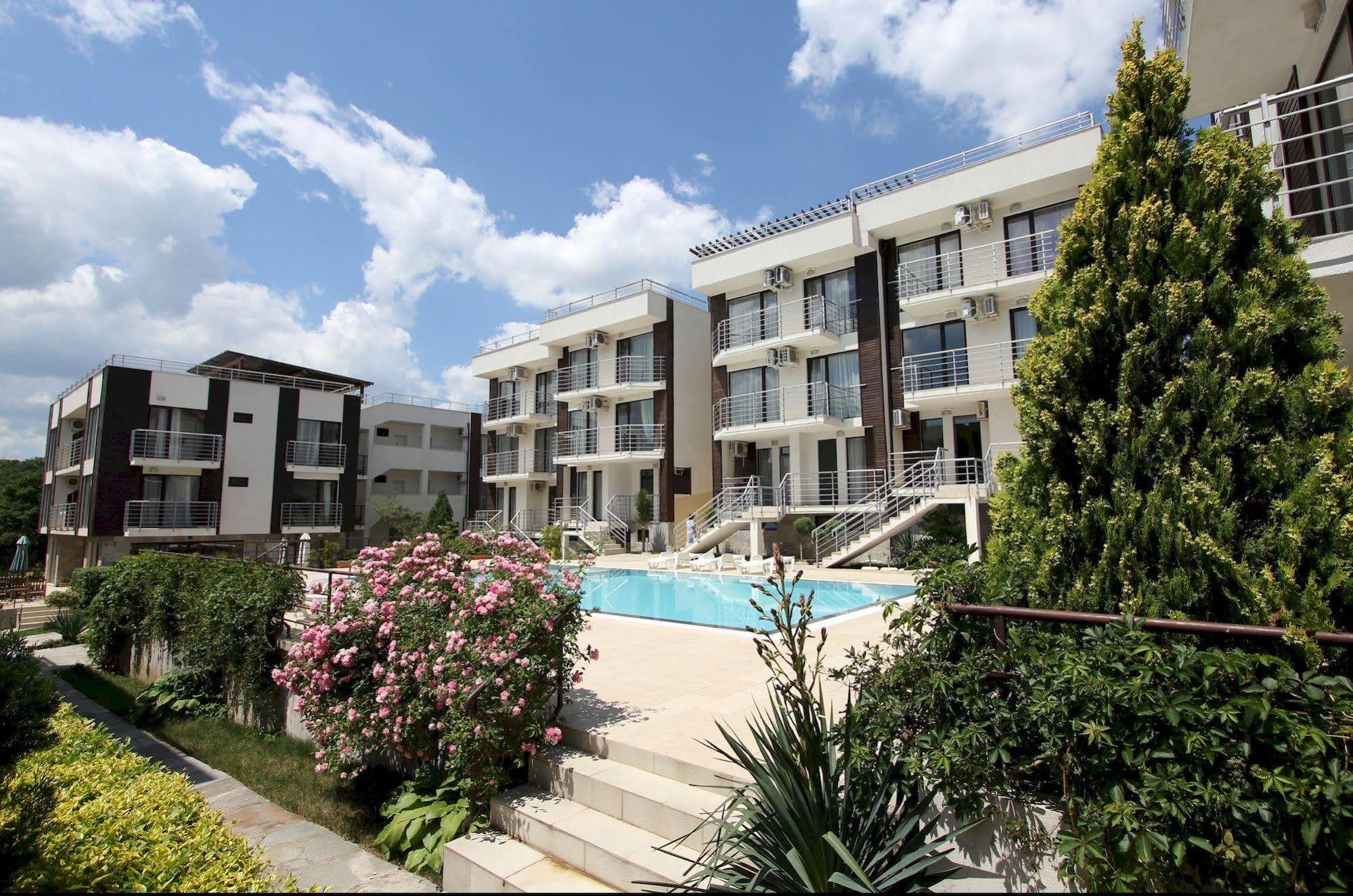 New Line Village Apartments Slantchev Briag Extérieur photo