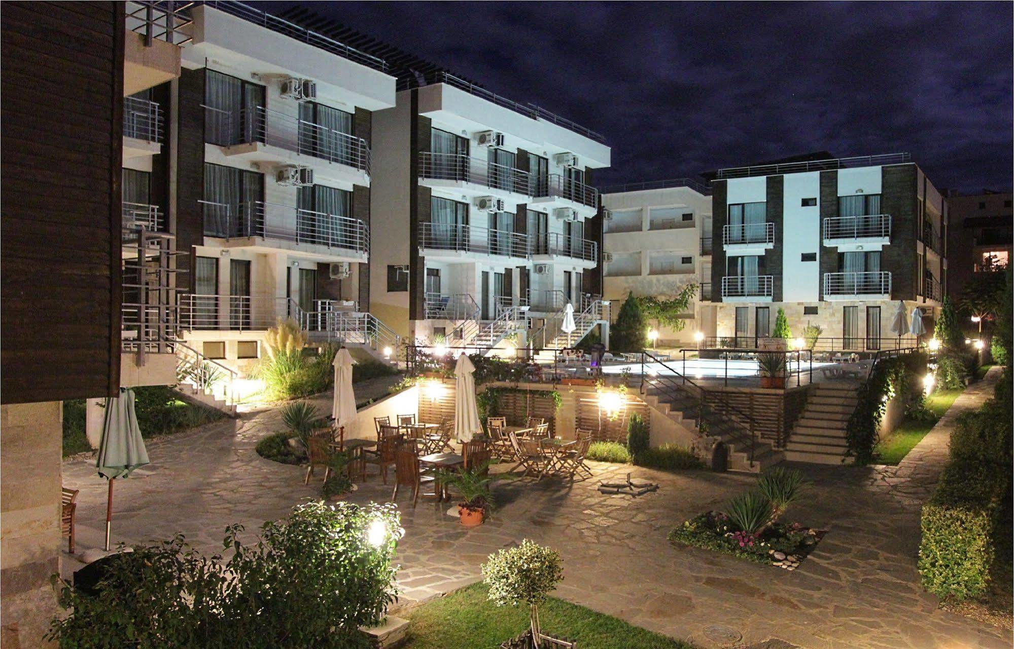 New Line Village Apartments Slantchev Briag Extérieur photo