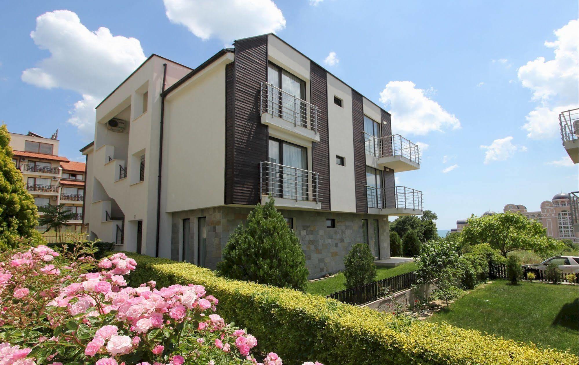 New Line Village Apartments Slantchev Briag Extérieur photo