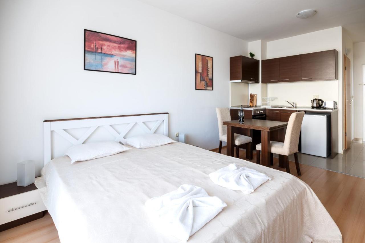 New Line Village Apartments Slantchev Briag Extérieur photo